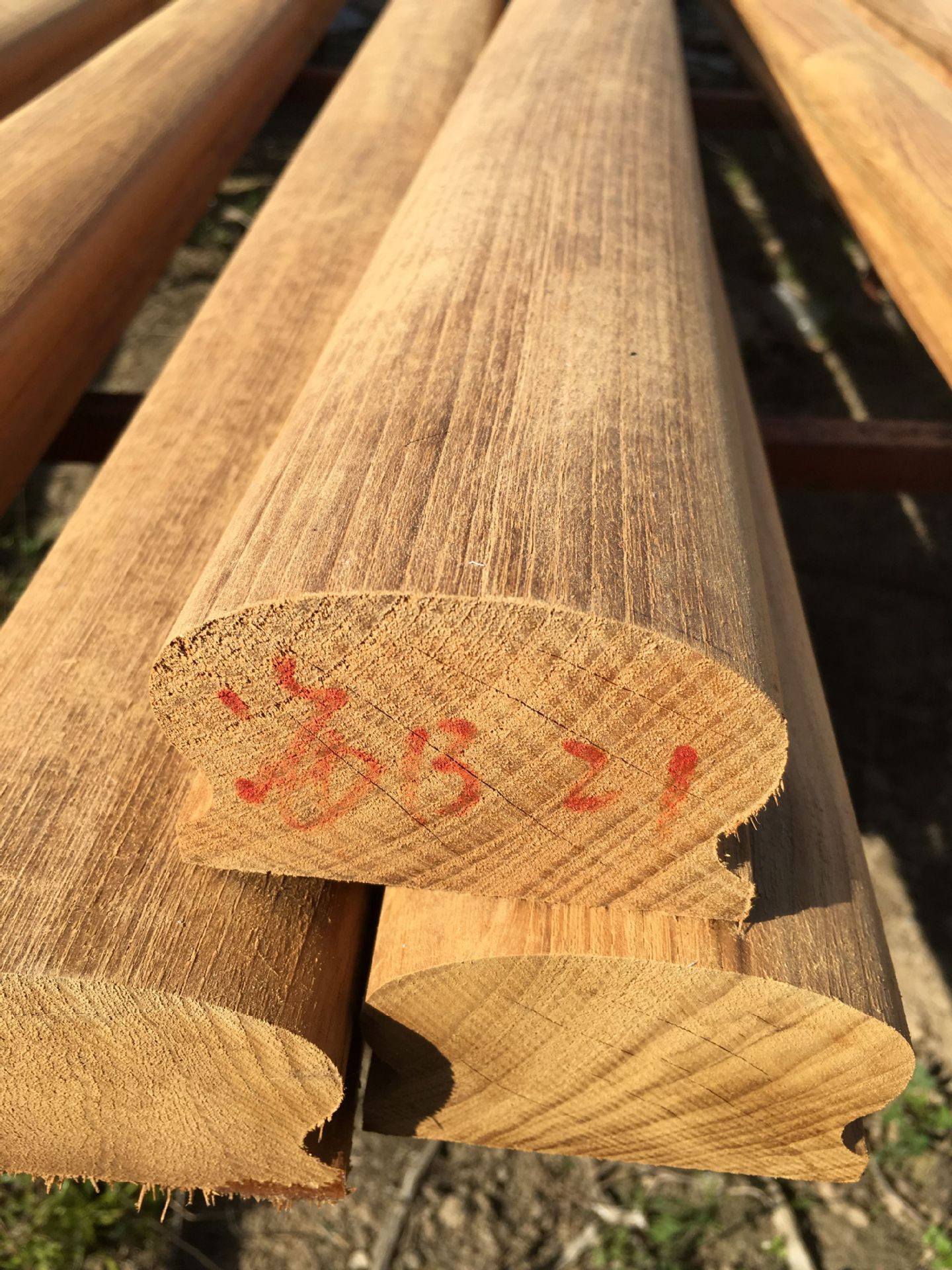 广州柯小姐订购缅甸柚木纯实木木门楼梯地板用户上木蜡油户外地板