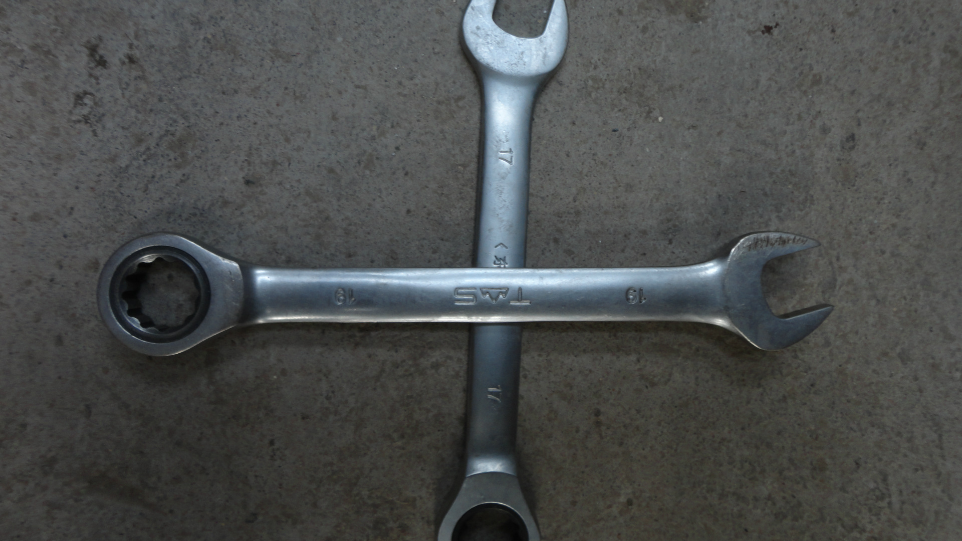 批发东工扳手 开口 梅花 扳手 两用扳手 活口 钳子 保证质量