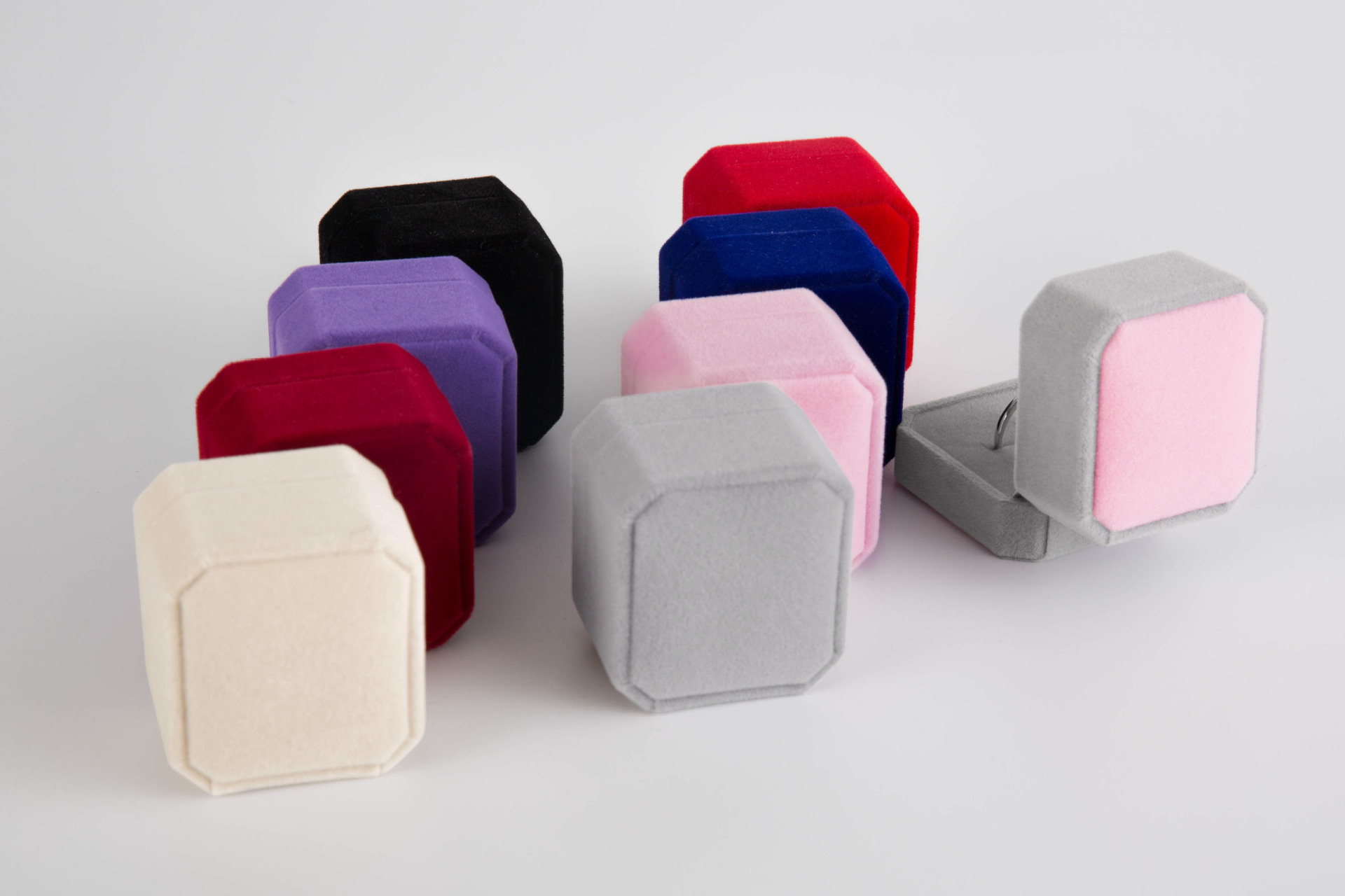 厂家定做首饰盒婚庆节日手工正方形小号植绒布戒指盒50*55*40mm