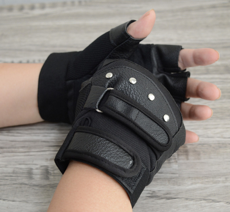 厂家直销半指运动钉子手套健身房手套半截自行车户外男式女士手套