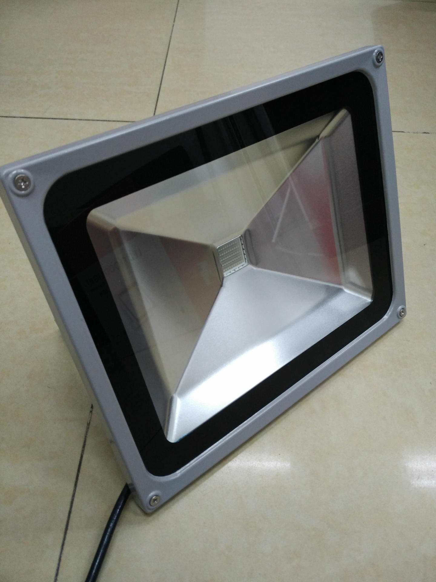 泛光灯 多光源投光灯 三芯片投光灯