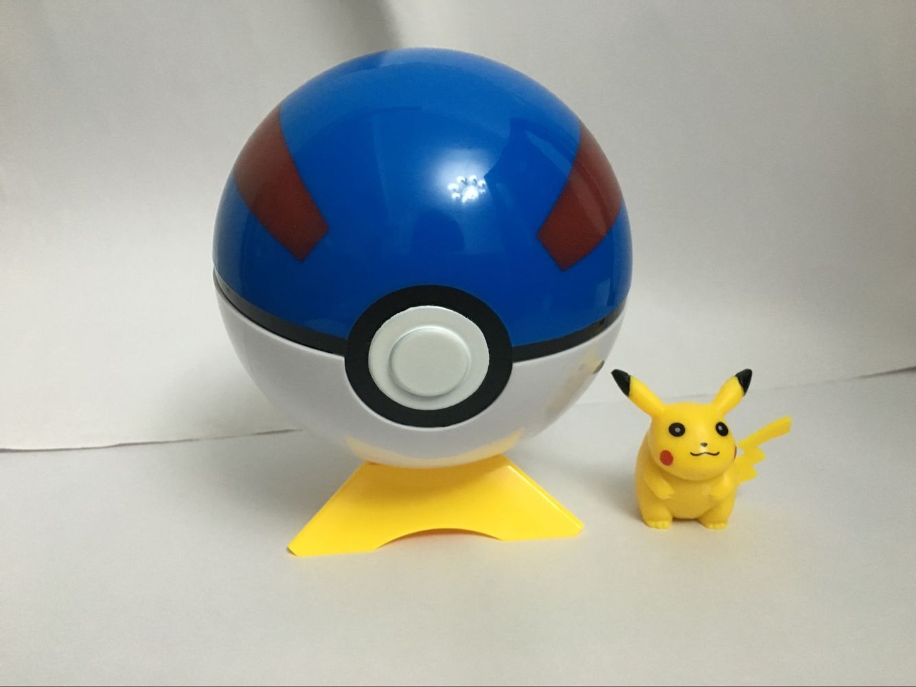 宠物小精灵 皮卡丘 口袋妖怪 pokemon go 10厘米精灵球加皮卡丘