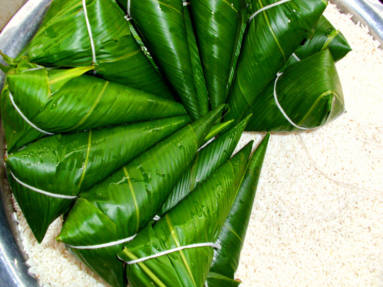 湖南纯手工碱水糯米粽子农家自制端午棕新鲜现做真空熟粽