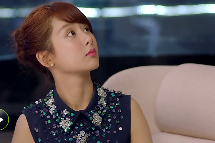 欢乐颂杨紫邱莹莹同款奢华重工钉珠翻领无袖