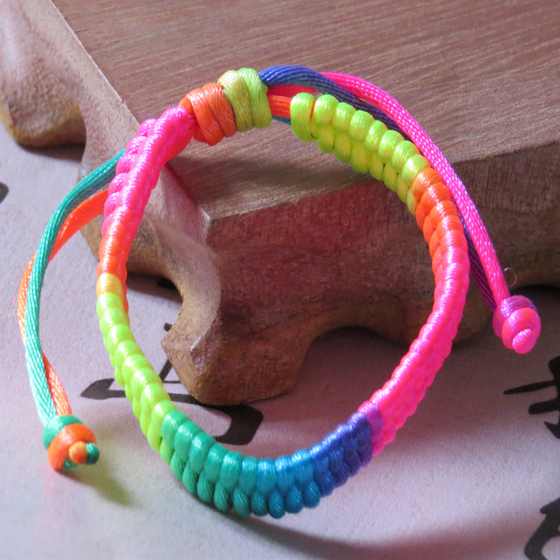 手工编织男女本命年平安宽款凤尾结红绳手链礼品端午节五彩绳手链