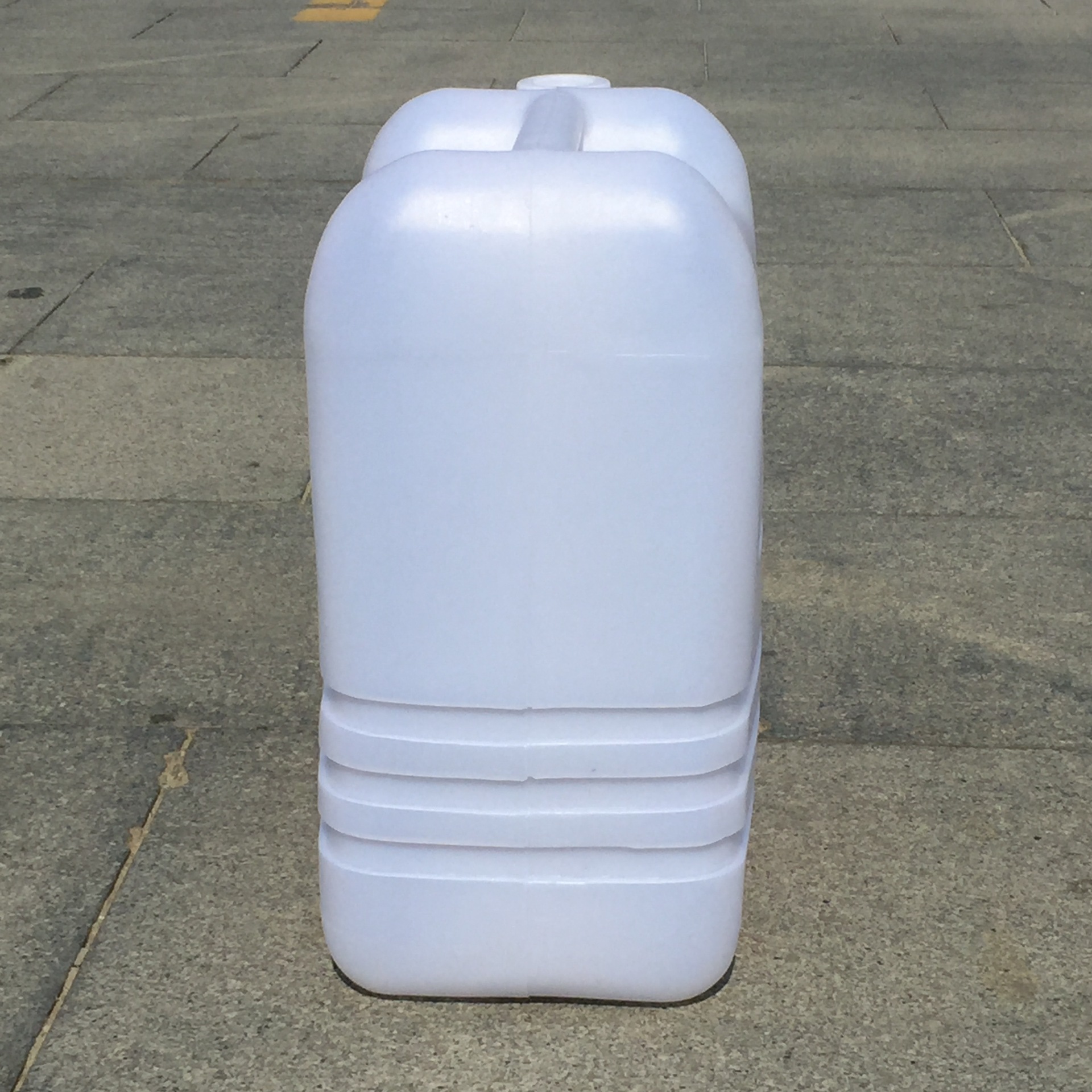 厂家直销油壶 15l白色优质pe塑料油壶