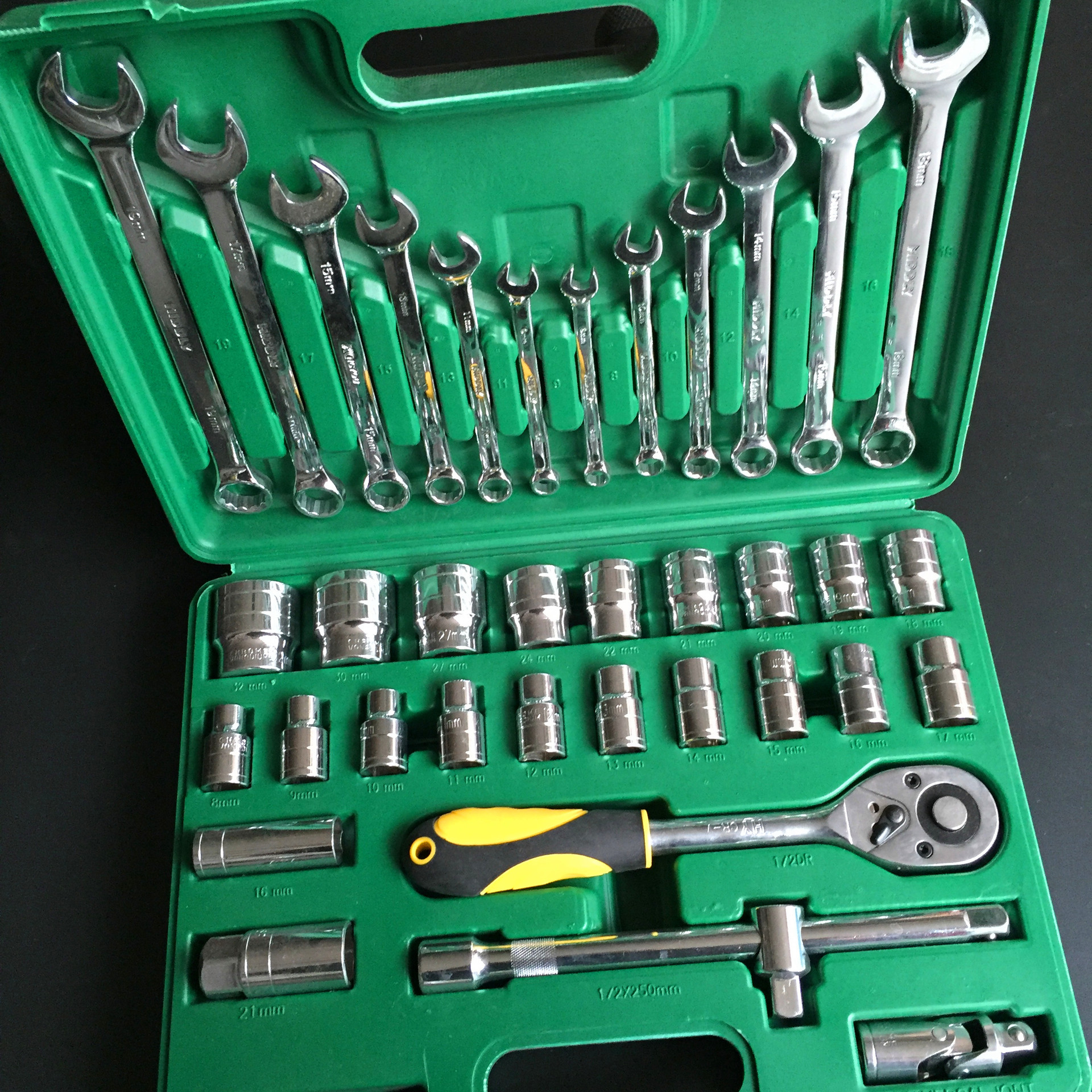 37件套筒扳手汽车维修机修套筒组合工具3