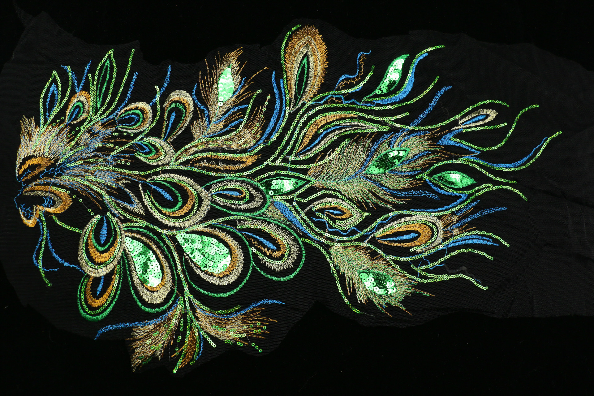 现货羽毛布贴 电脑刺绣凤尾羽毛布贴 diy婚庆新娘礼服辅料批发