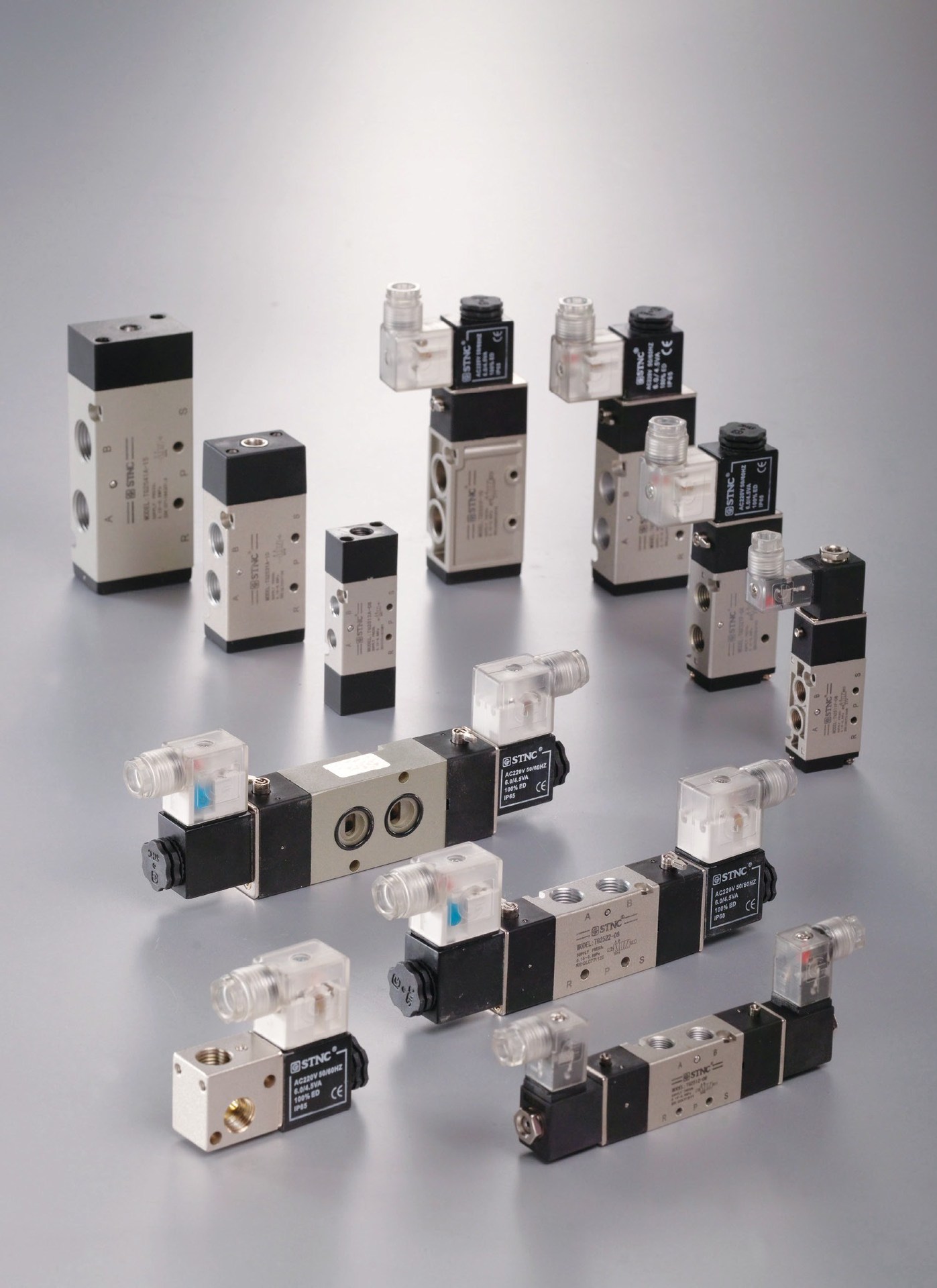 stnc索诺天工电磁阀tg3522-08三位五通中封式进出气孔螺纹2分1/4