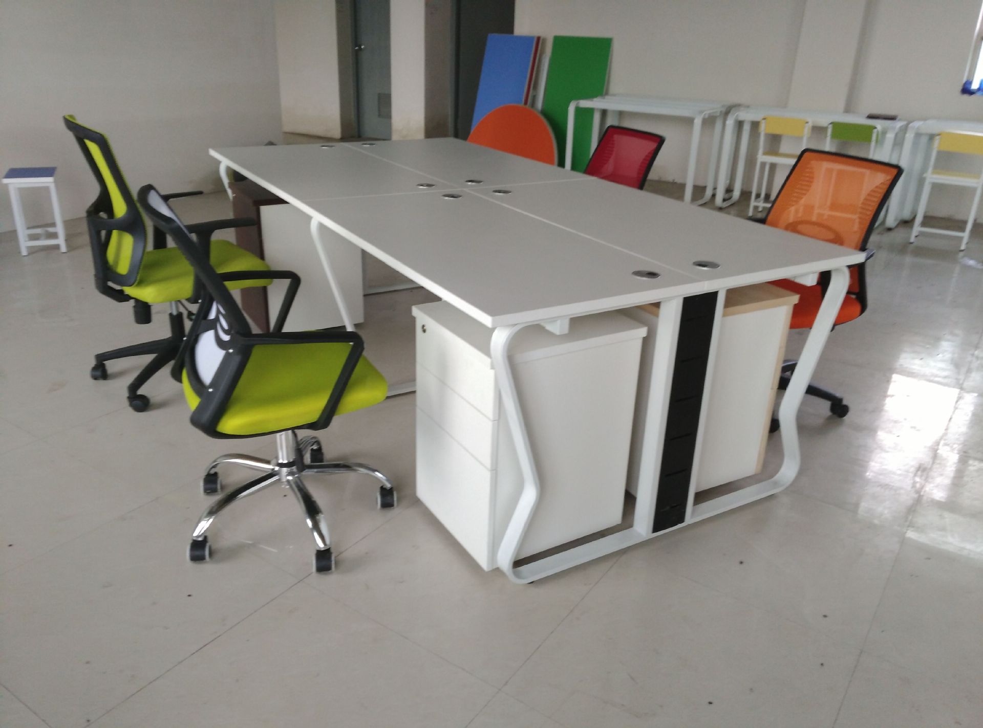 现代办公家具组合钢架办公桌时尚简约员工桌4人职员桌椅 厂家直销