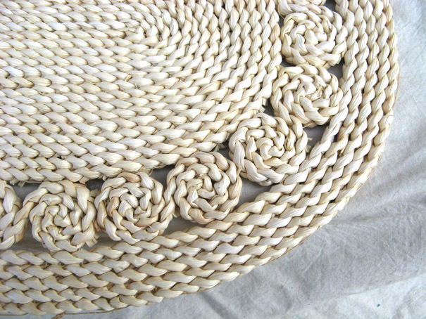 29419 玉米皮纯手工编织盘子草编垫子 椭圆形餐垫批发