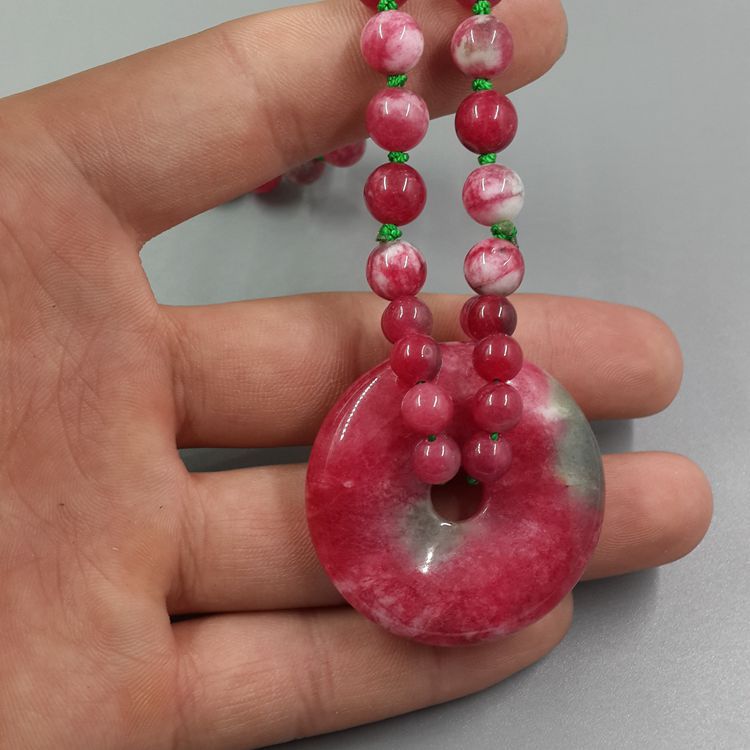 厂家直销天然玉石粉色桃花玉项链毛衣链 七彩玉桃花玉平安扣吊坠