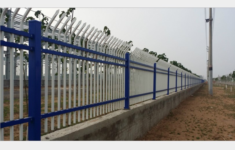 新型小区铁管围墙栏杆 锌钢铁艺防护栏 工厂围墙锌钢护栏