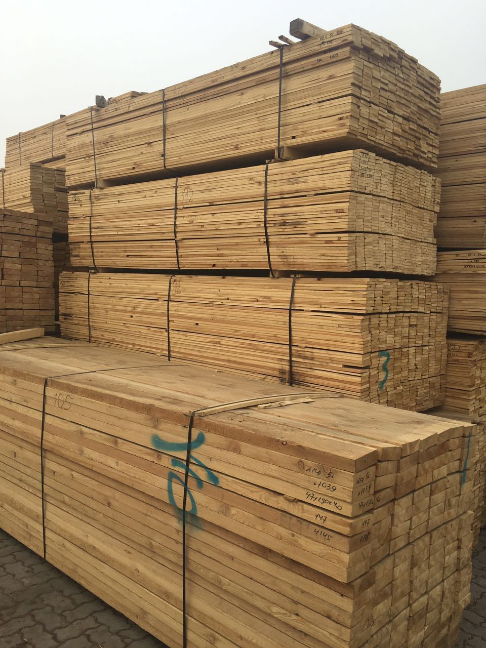 批发桥梁建筑用木方 托盘包装料 枕木 松木方 制作家具包装木条