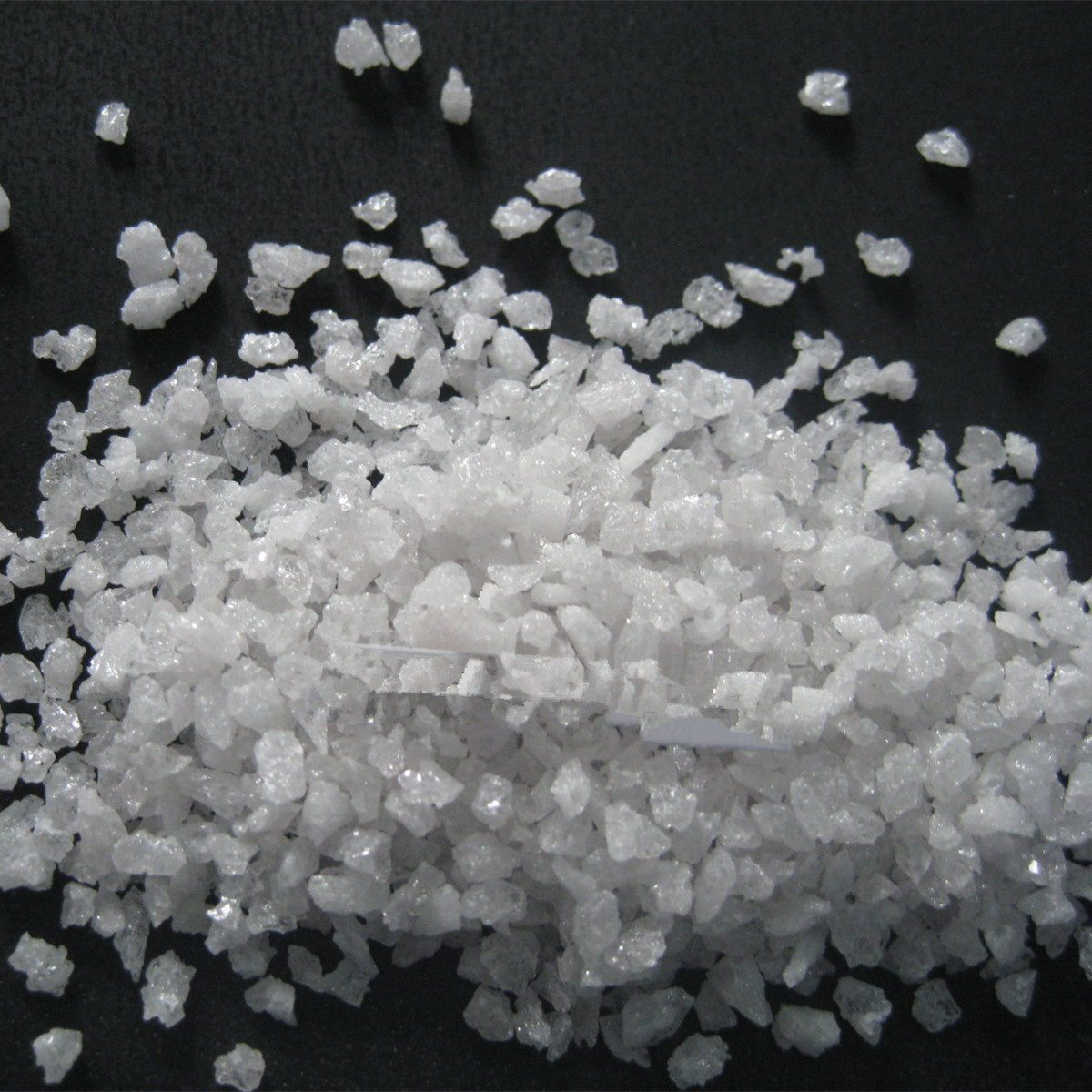 优质耐磨材料 耐酸碱铸造用白刚玉/人造刚玉磨料生产厂家