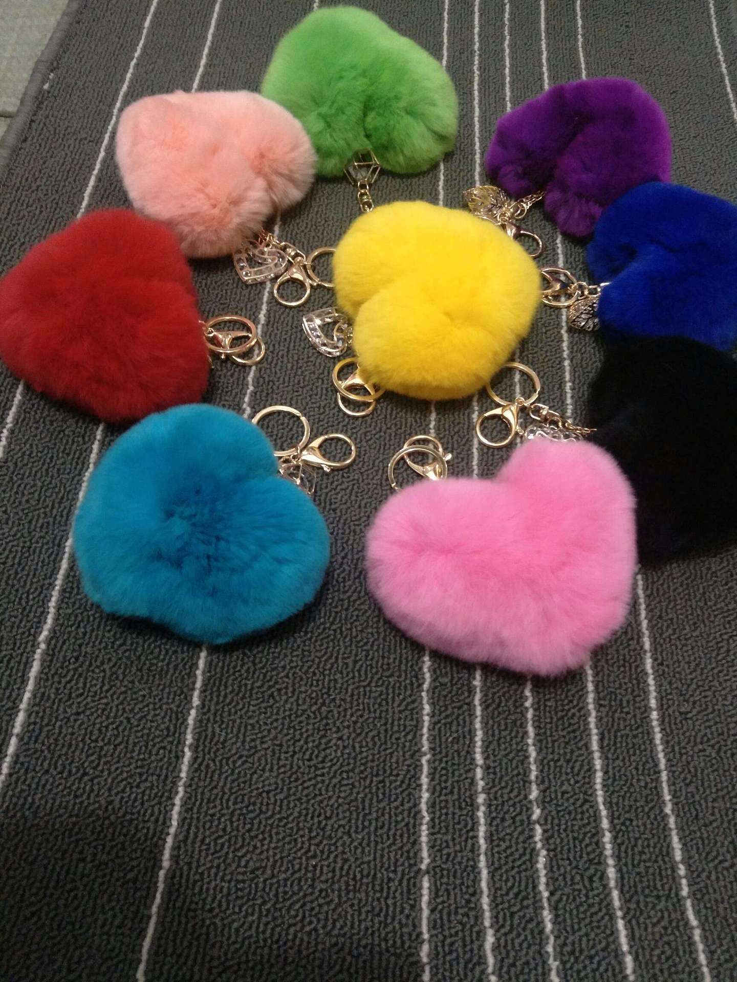 进口 皮毛纯手工制作 产品编号 0000230 产地 中国 品牌 慕梵尼皮草