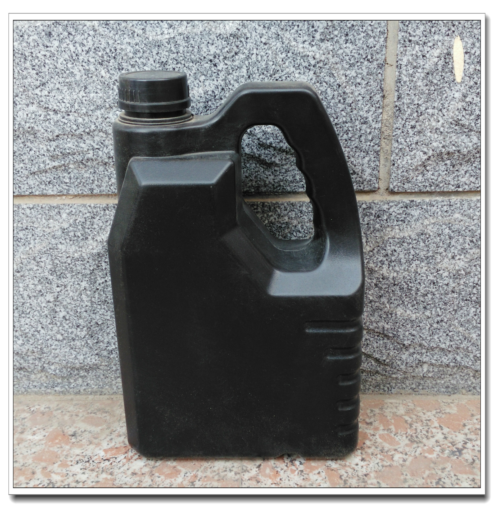 河北厂家供应定做4l机油瓶 耐高温机油瓶 防冻液车用润滑油包装桶