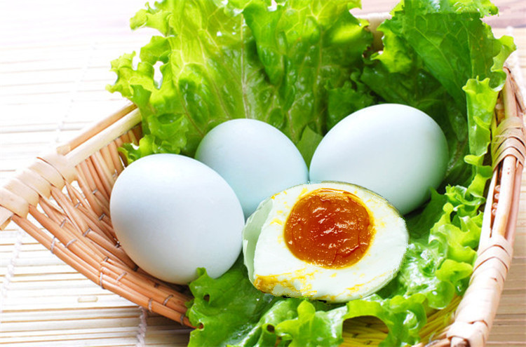 江西井冈山特产农家散养红毛鸭咸鸭蛋流油黄泥蛋盐蛋65g个批.