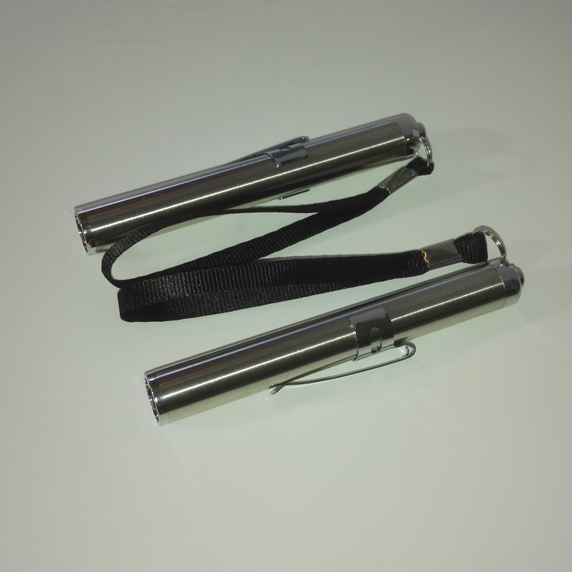 365nm白光q5强光荧光剂检测笔验钞笔验钞器新币检测笔荧光灯电筒