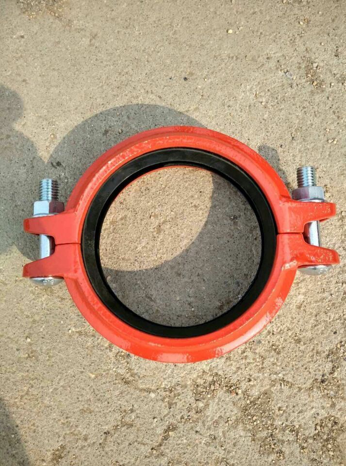 河北厂家直销烤漆沟槽钢制卡箍接头沟槽卡箍柔性接头卡箍接头