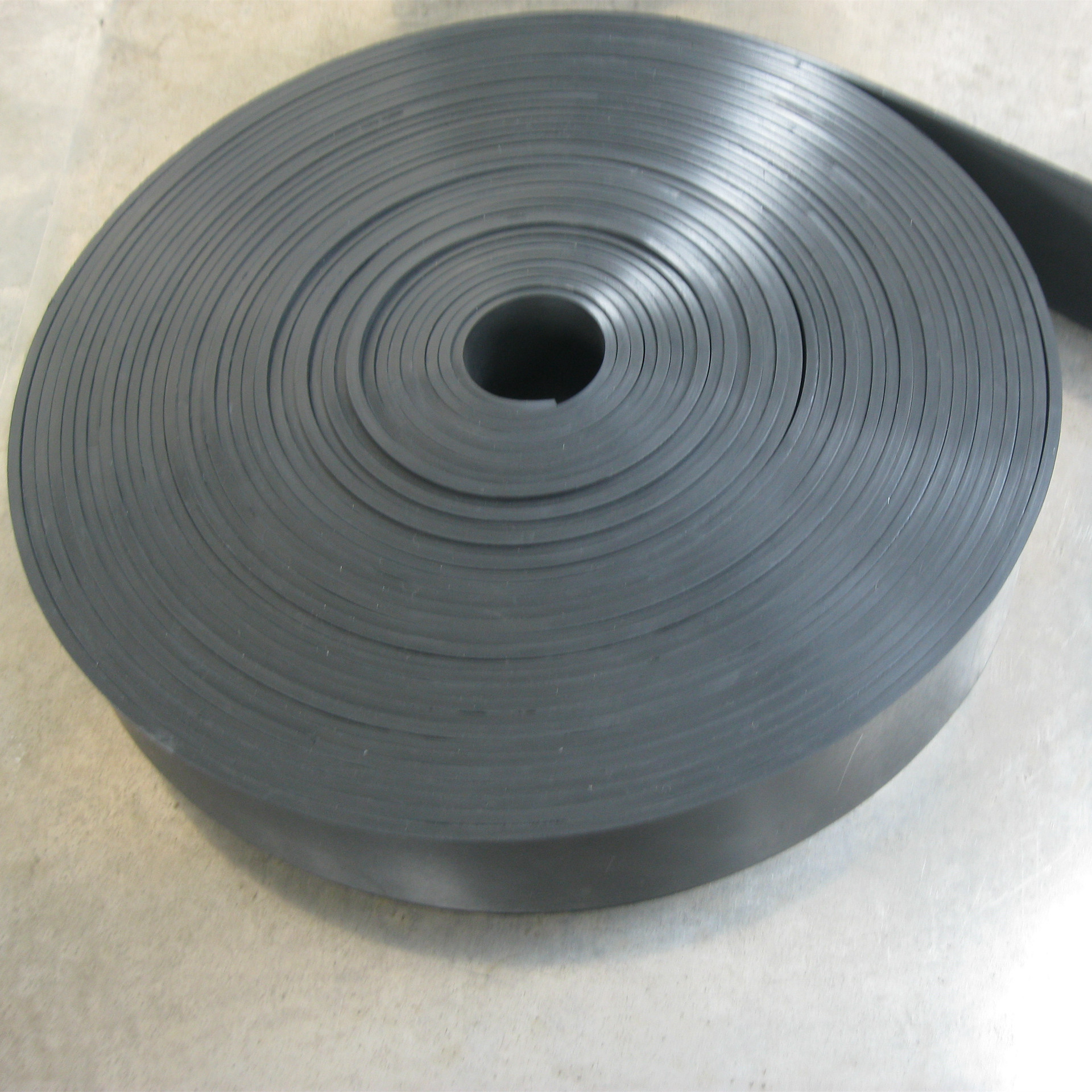 专业生产夹布橡胶板 耐磨耐油天然橡橡胶板 抗撕裂加布橡胶板厂家