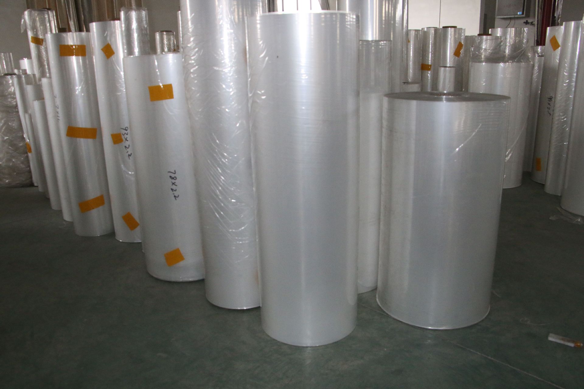 厂家现货热销pof热收缩膜 透明对折pof收缩膜包装薄膜拉.