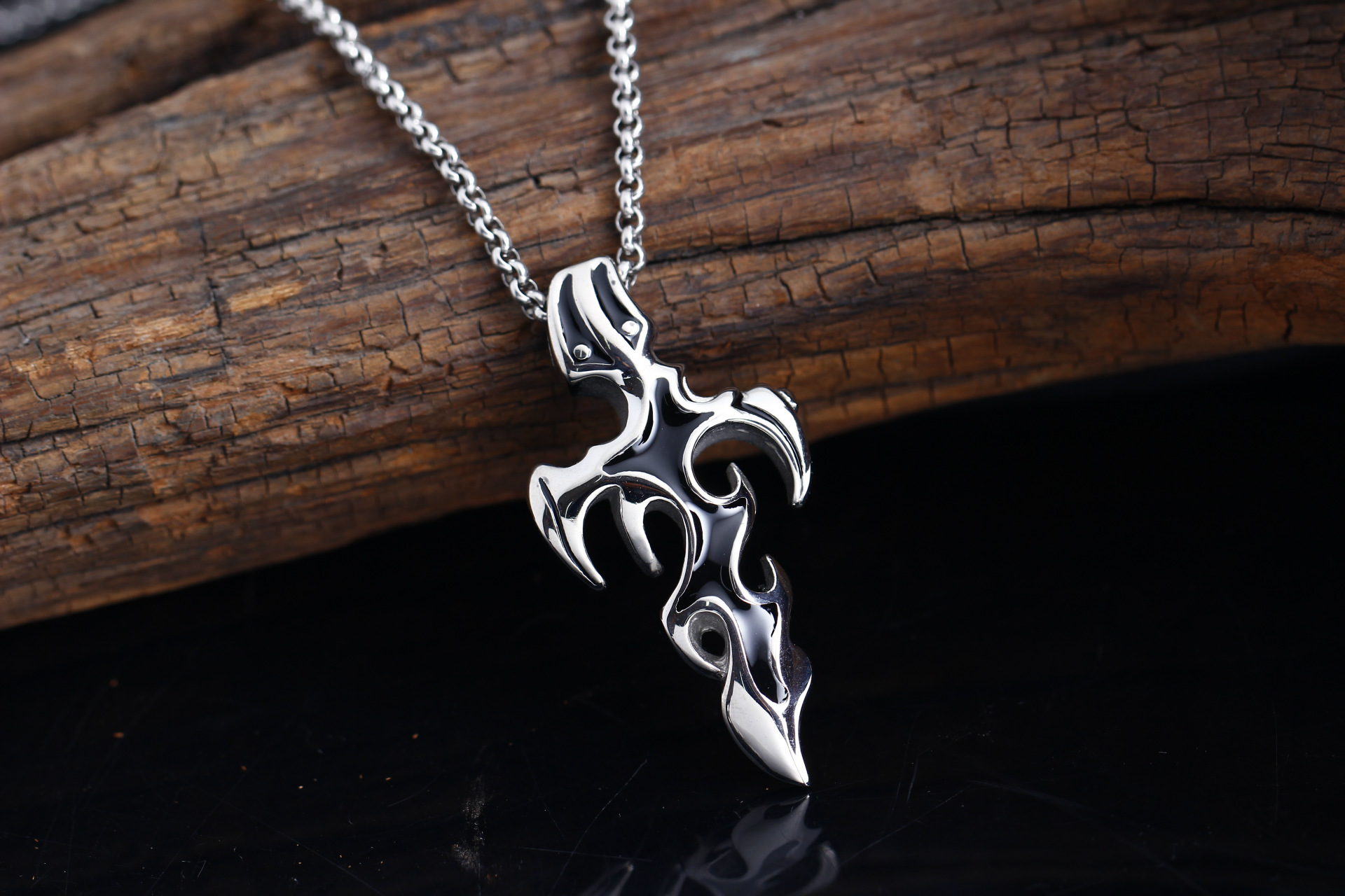 淘宝热卖不锈钢男士吊坠 钛钢火焰项链 一件代发 男生毛衣链