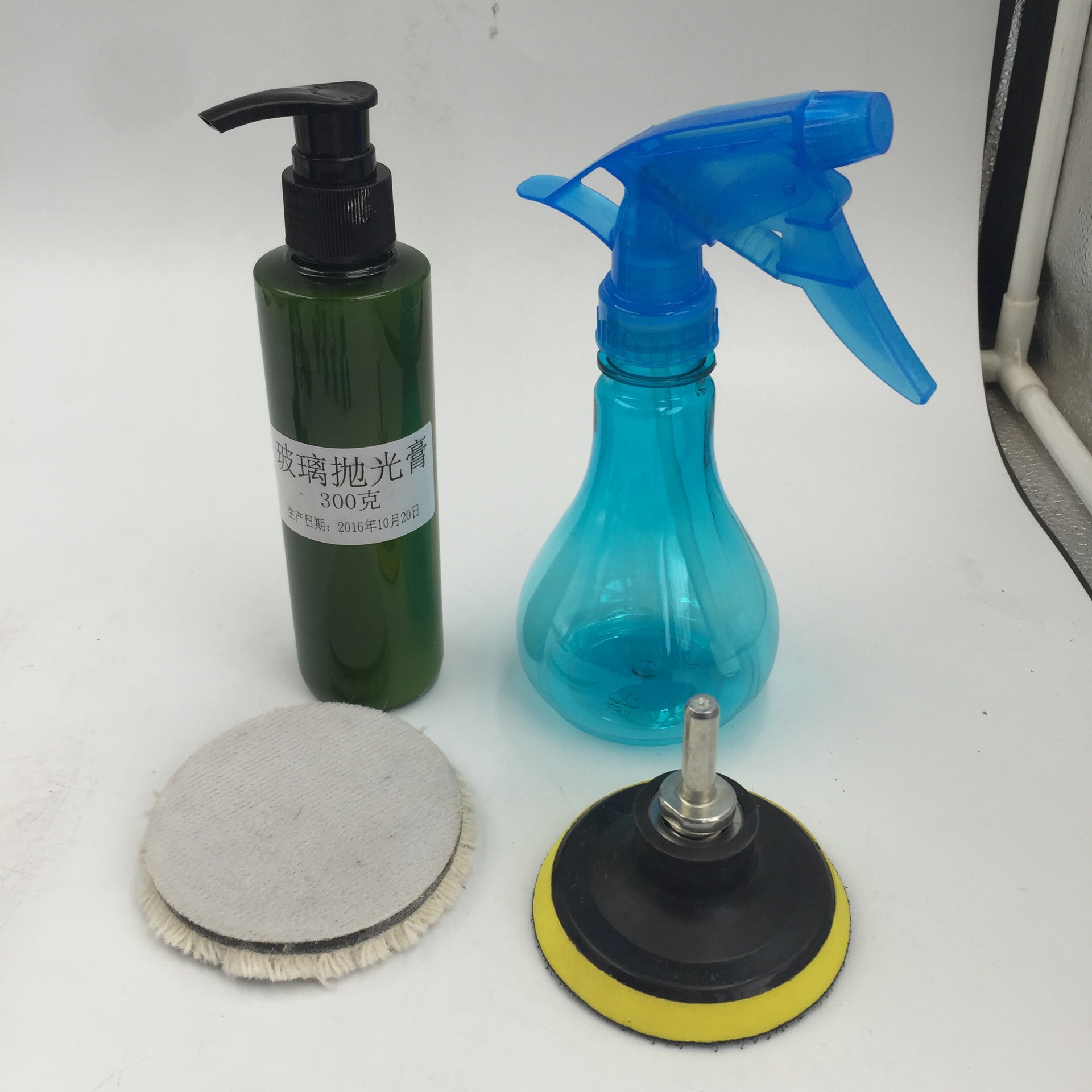 单拍 抛光膏,套装 送托盘 羊毛垫   品牌 大美光速   类型 汽车抛光膏