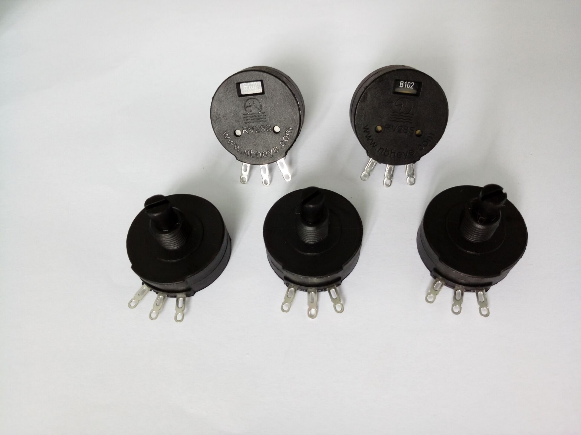 供应rv28s全塑封碳膜电位器单排电位器