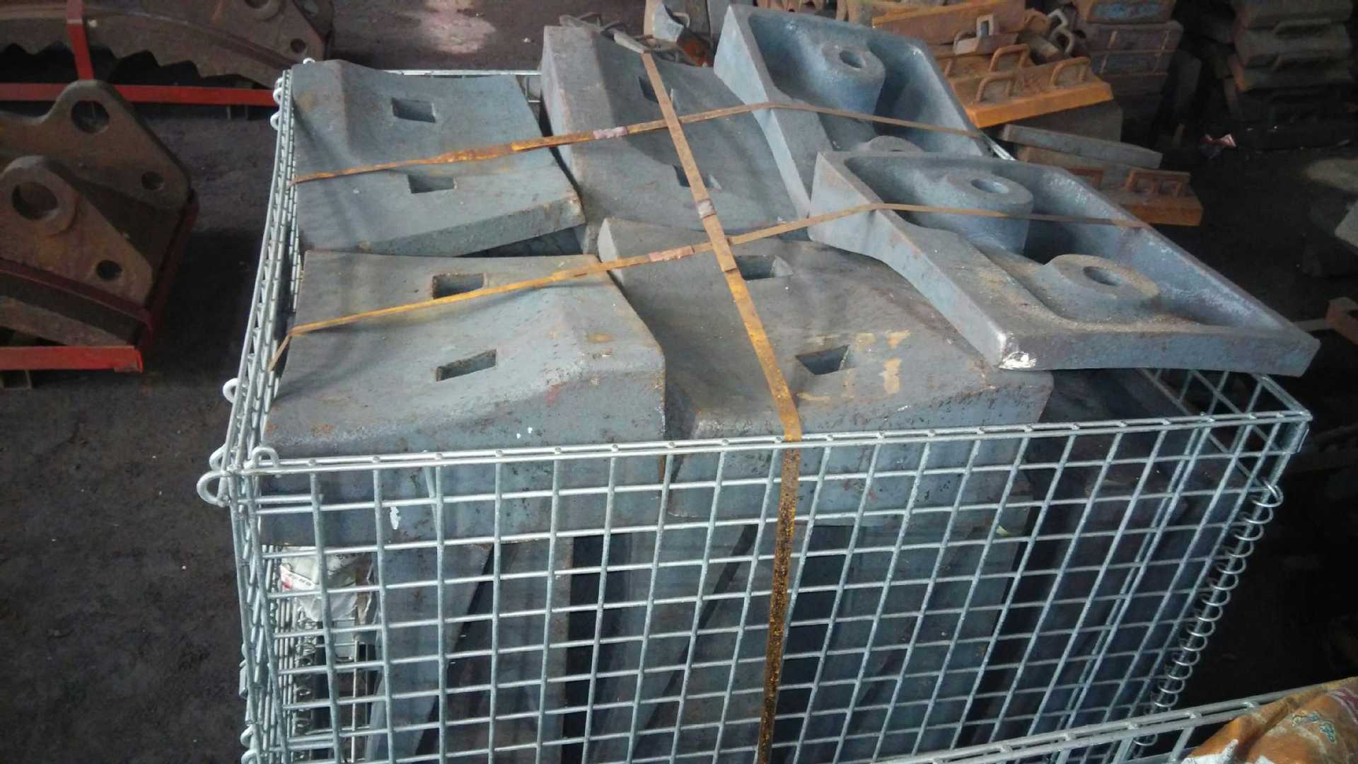 8x13m水泥磨一仓阶梯衬板高铬材质 hbw555xcr21 eb5025