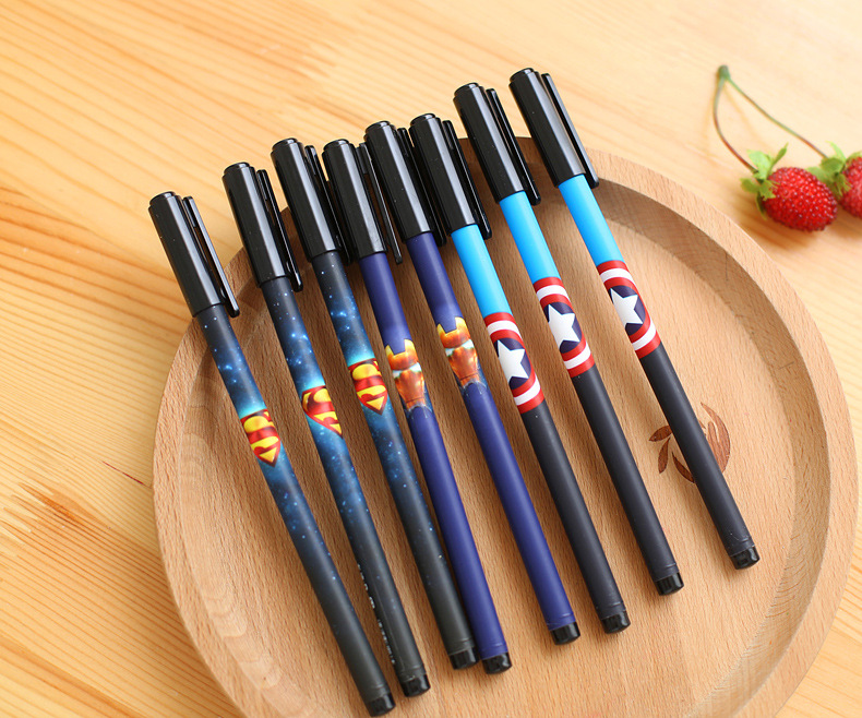 韩国文具英雄中性笔超人钢铁侠黑色小中学生