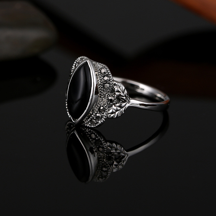 网络爆款 马眼形仿黑宝石镶钻复古戒指女式