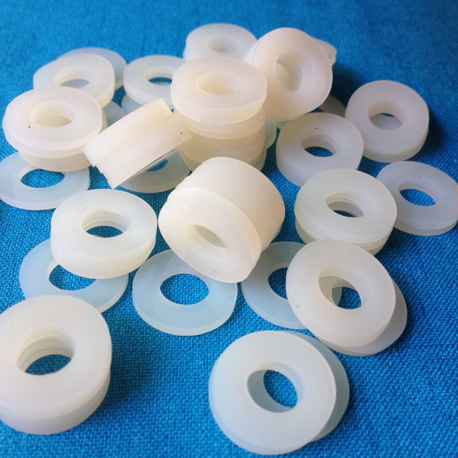 厂家供应 耐高温硅胶垫片 透明防滑脚垫 -工业用橡胶制品