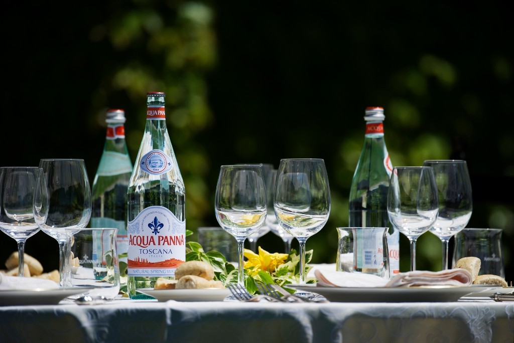 意大利进口acqua panna普娜无气矿泉水 750ml*12玻璃瓶矿泉水批发