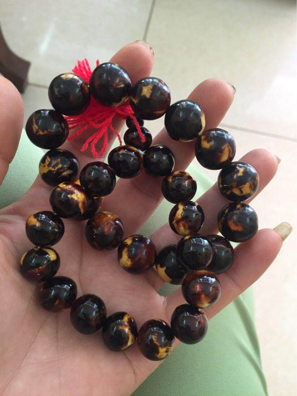 玳瑁功效与作用_玳瑁饰品的功效与作用_佩戴玳瑁的功效与作用