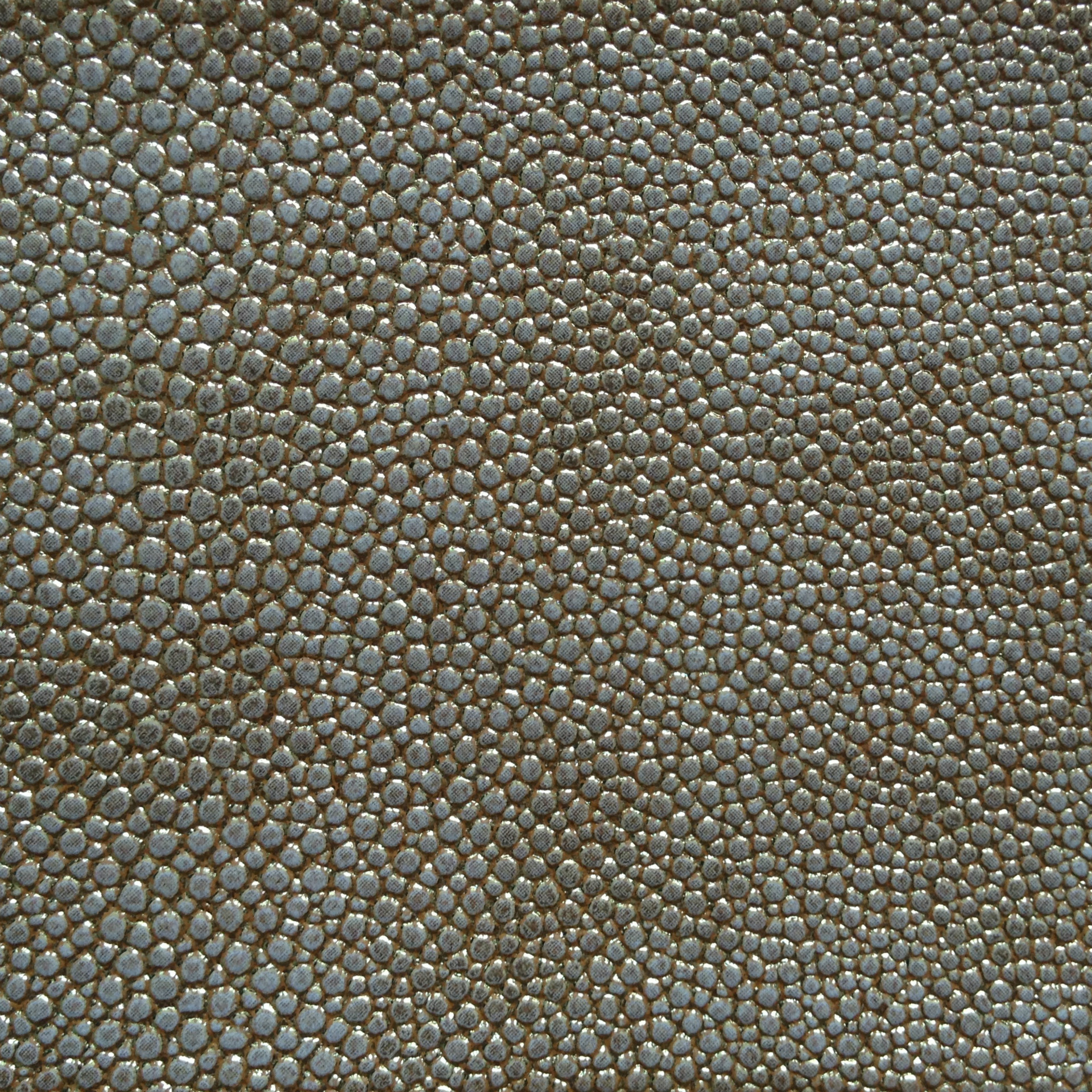 低价供应闪亮小石头珍珠鱼pu皮革高档金属珍珠鱼皮革