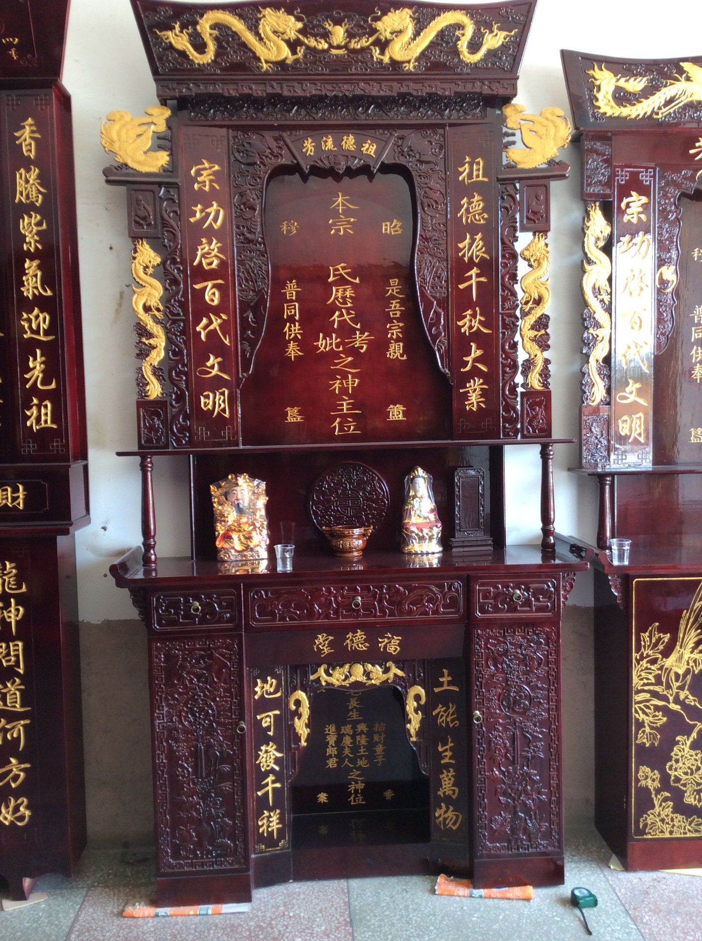 厂价直销 批发实木 神龛家先神主 神柱神位 挂匾对联 通花双龙柱