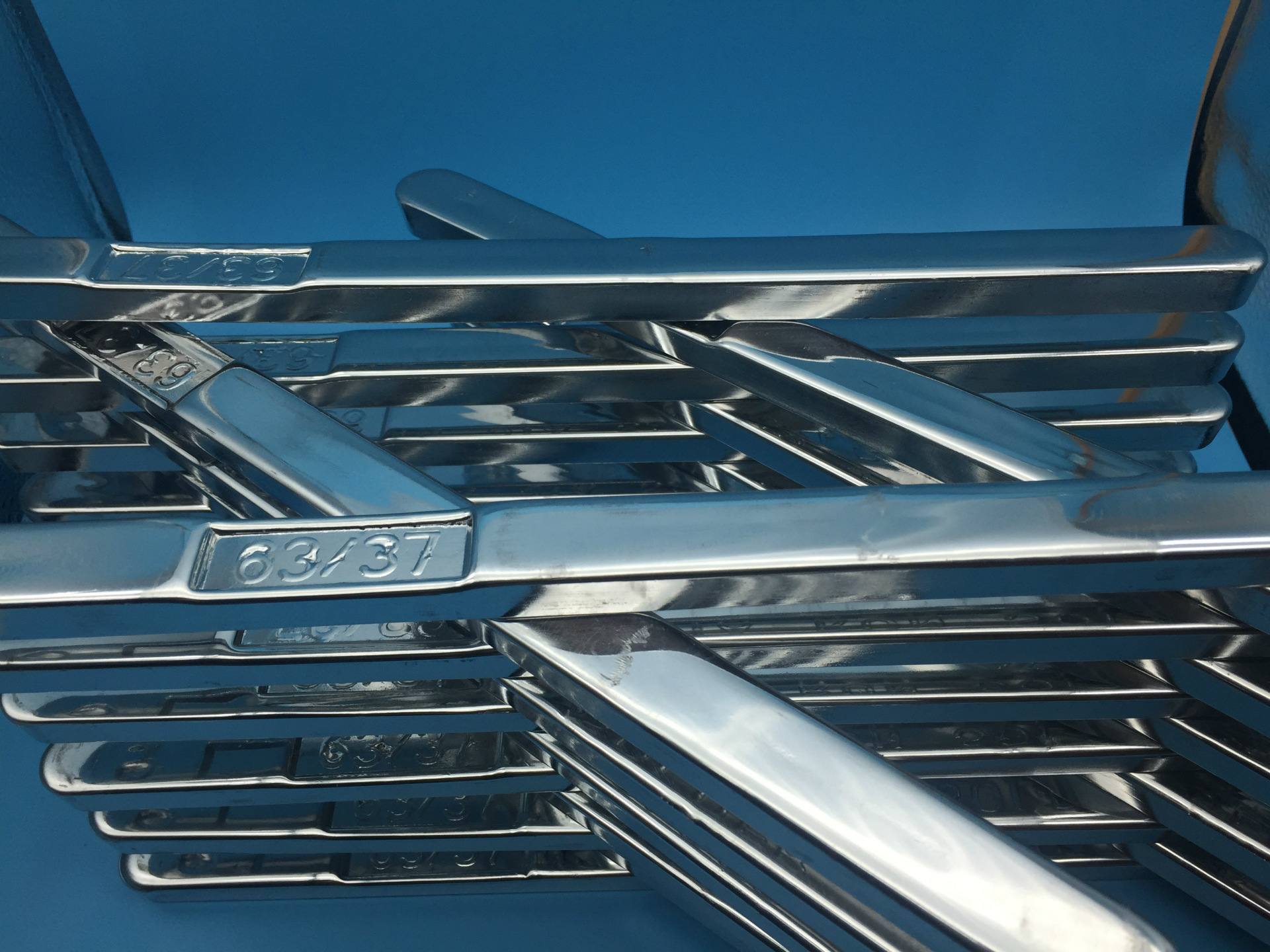 兴泰60度波锋焊锡条厂家直销有铅锡条50度高纯度锡条电解焊锡条63