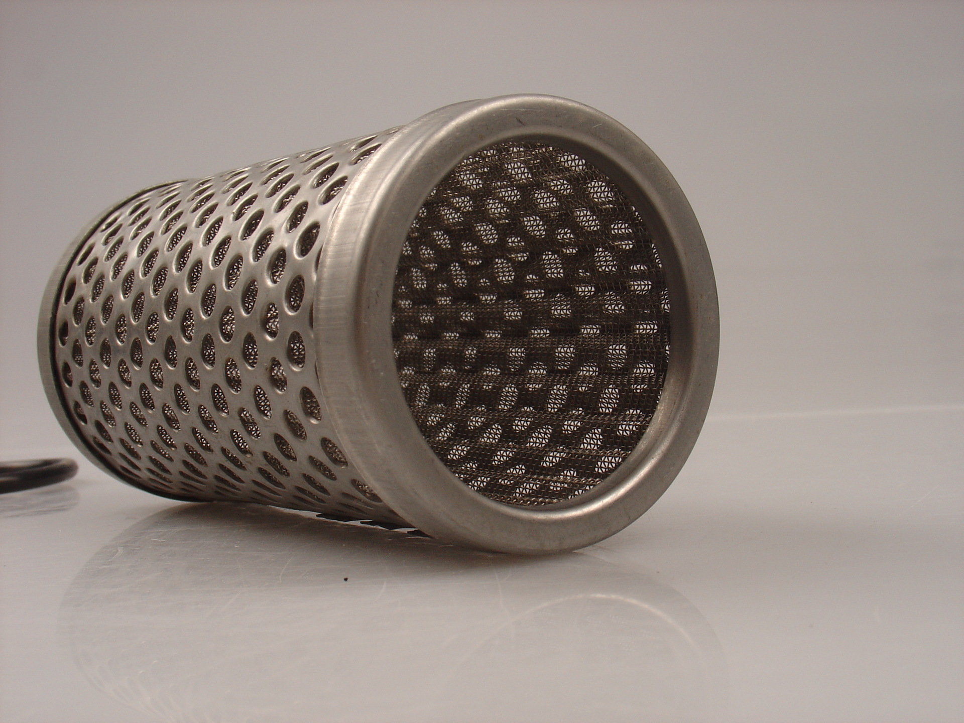 厂家直销圆孔型不锈钢过滤网筒阀门包边冲孔过滤筒