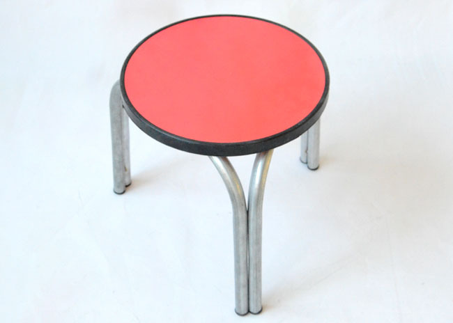 钢管三脚小圆凳 居家实用凳子 9.9百货椅子批发