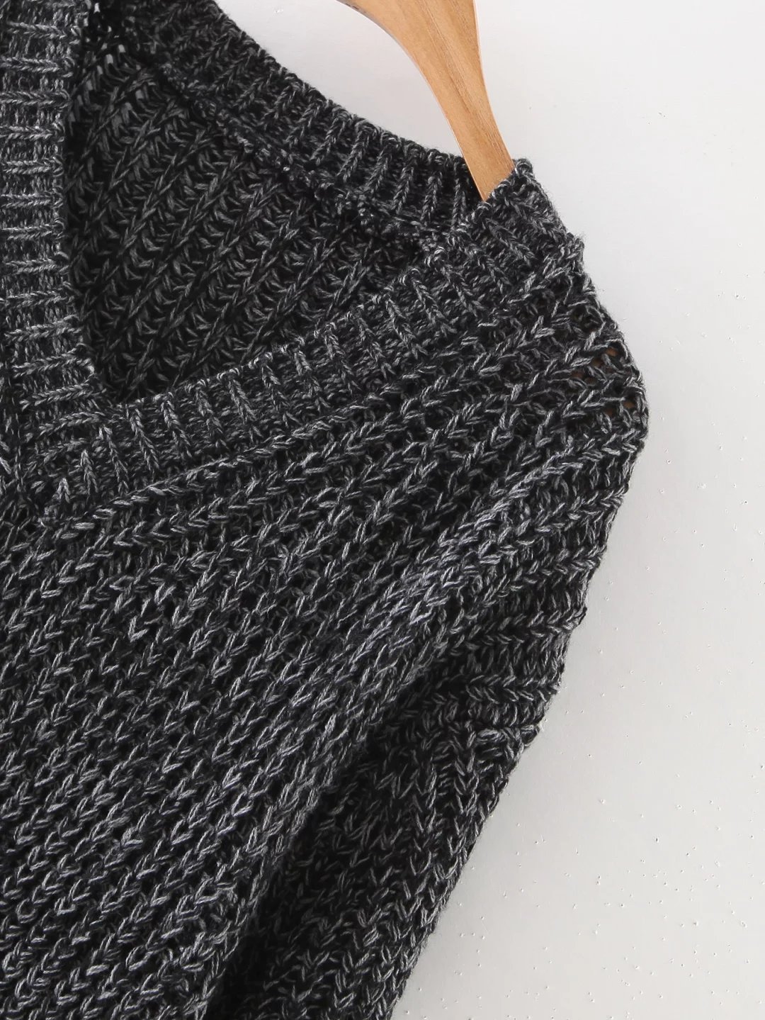 时尚品牌秋季套头v领常规款女装修身出口长袖锦纶真品针织衫毛衣