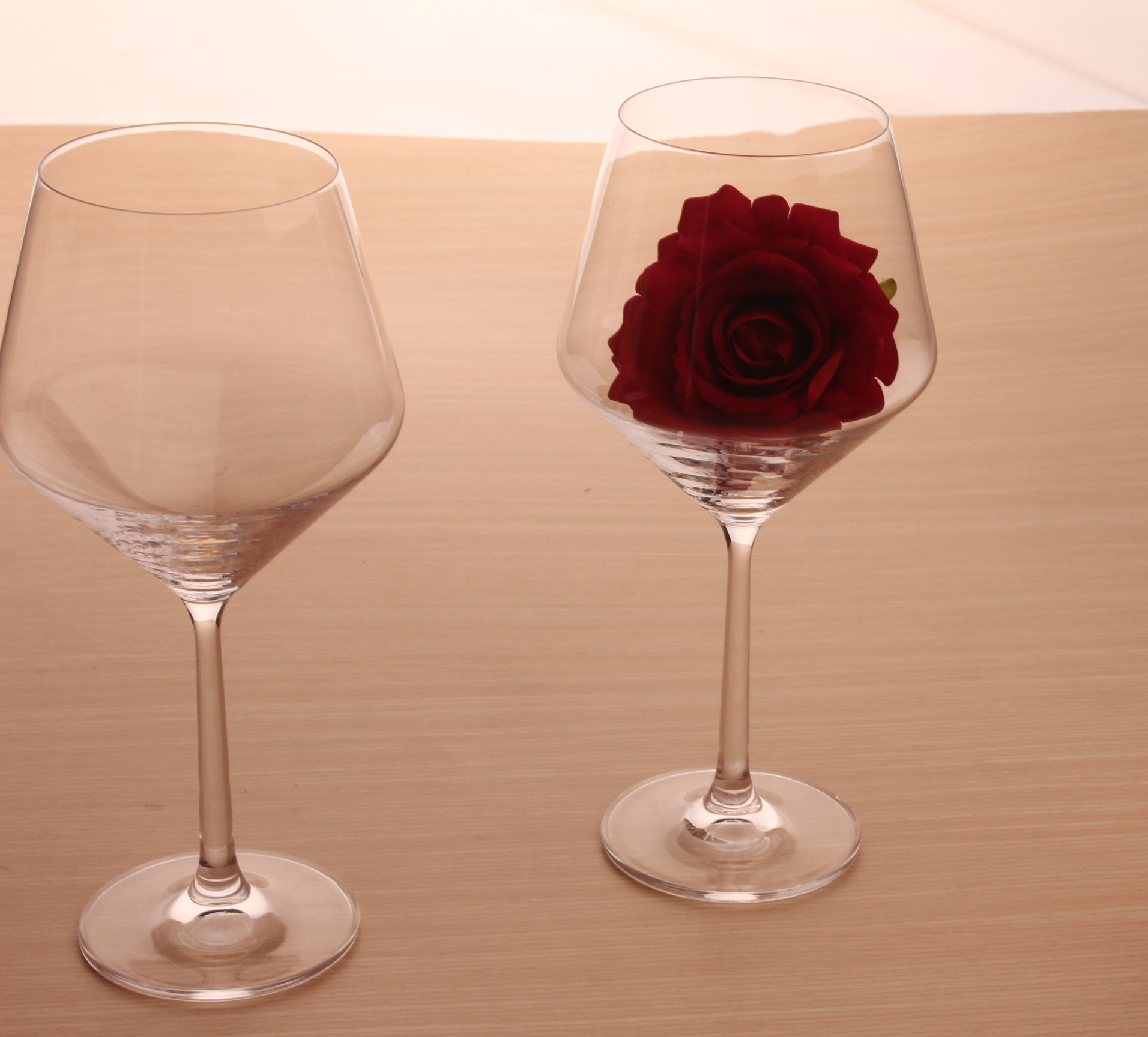 无铅水晶红酒杯超大号勃艮第酒杯葡萄酒杯高脚酒杯厂家直销