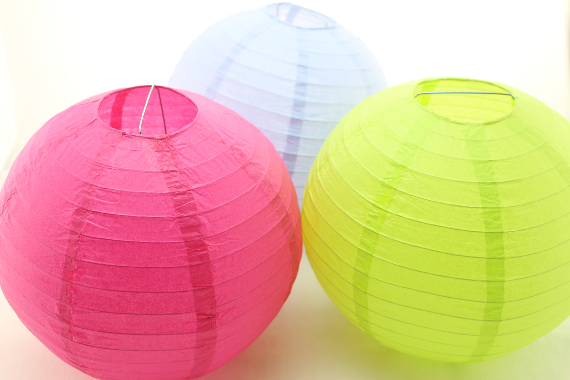 装饰纸灯笼 婚庆派对装饰灯笼彩色纸质灯笼厂家直销批发5种尺寸