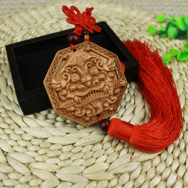 生产定做 桃木兽头八角雕刻八卦汽车挂件貔貅虎头咬剑内饰车挂