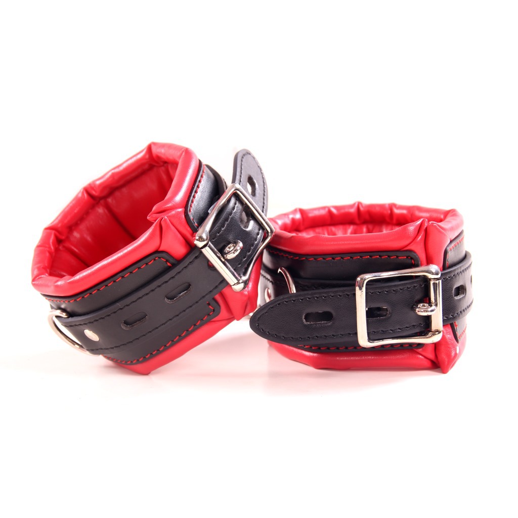 成人用品情趣性玩具手铐直销撞色款软绵皮革不锈钢手铐脚镣批发