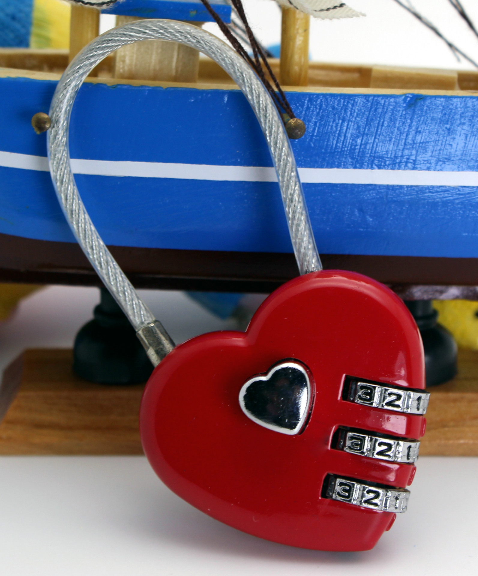 厂家直销 高档 钢丝促销爱心锁 金属密码锁 带钢丝心形密码锁