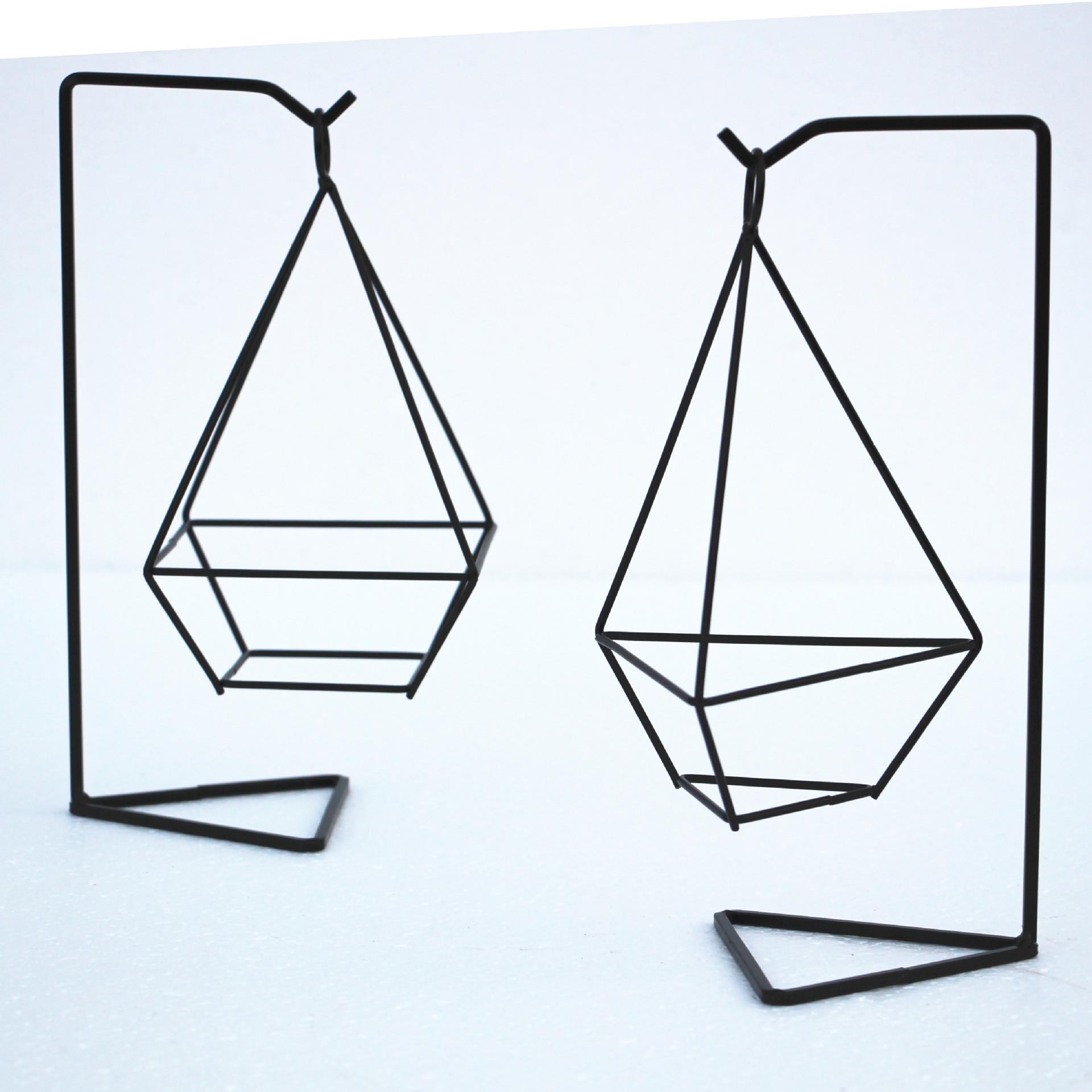 批发供应 空气凤梨铁艺支架 欧式抽象铁质工艺品 立体可悬铁架