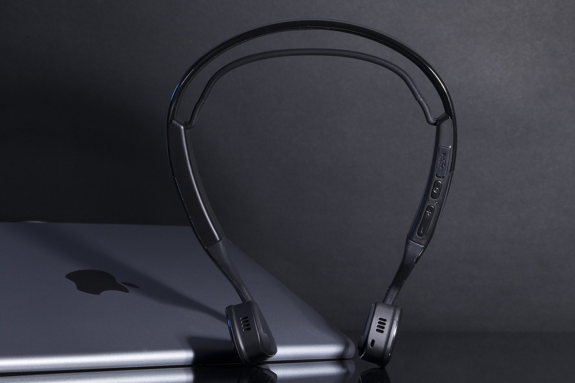 外贸货源 骨传导蓝牙耳机4.0助听耳机 头戴式蓝牙运动耳机