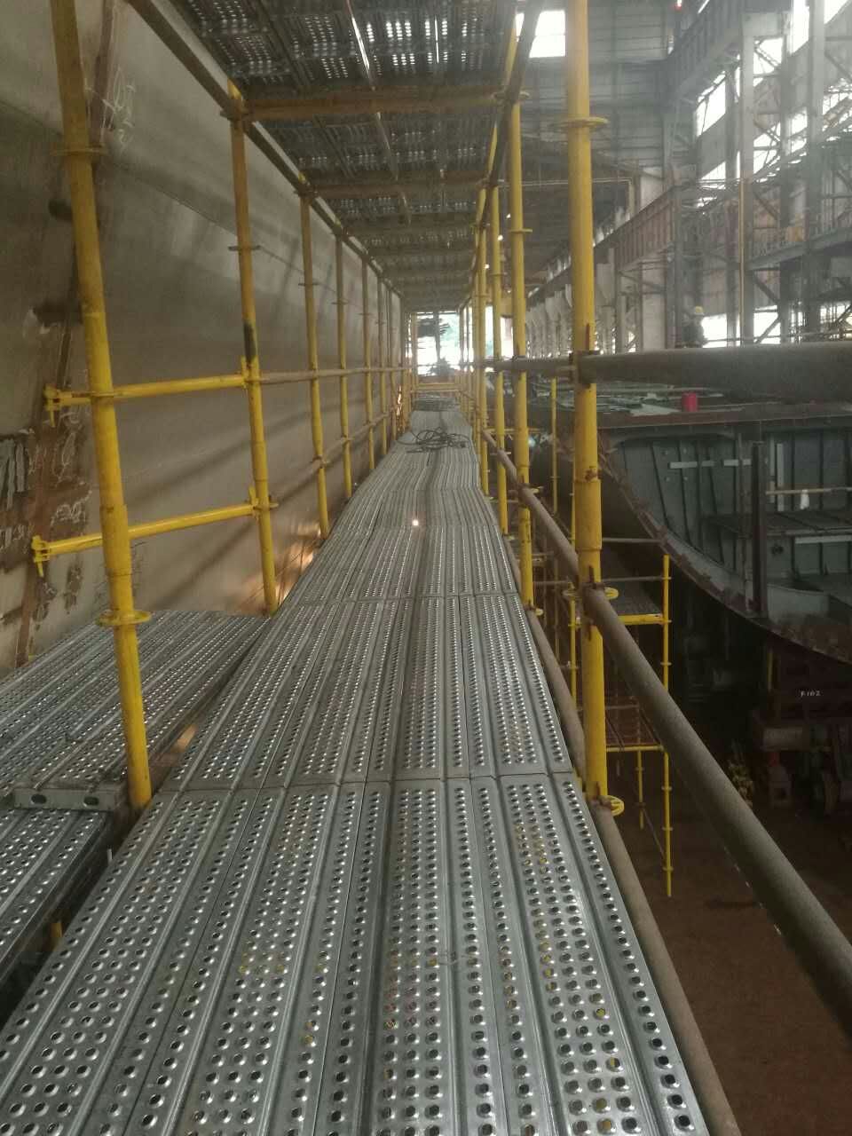 建筑脚手架钢踏板镀锌钢踏板高强度防滑钢跳板专业定制