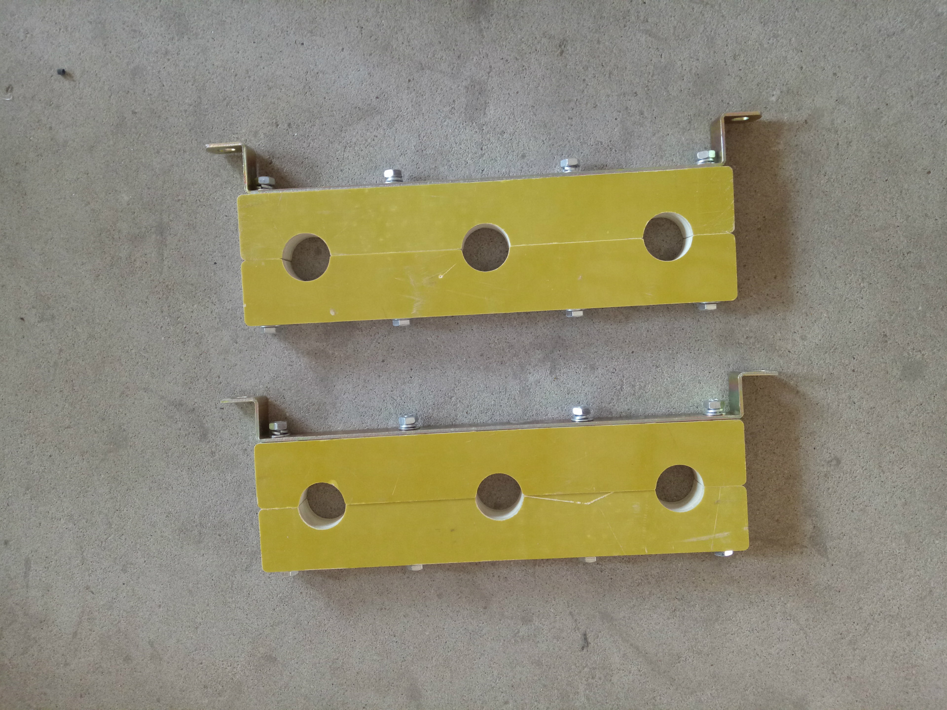 厂家直销优质供应电缆夹 电缆卡绝缘材质好可以根据要求客户定制